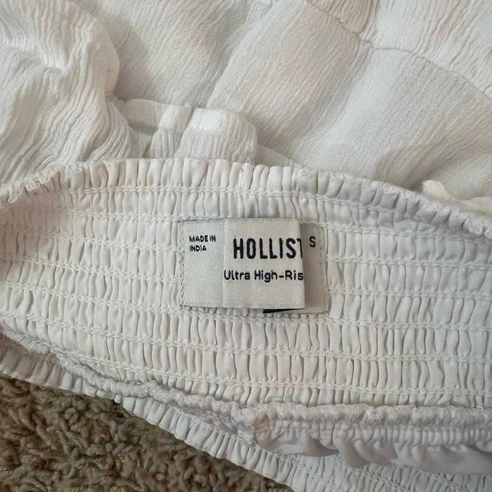 HollisterWhite Ruffled Skirt - Picture 2 of 2